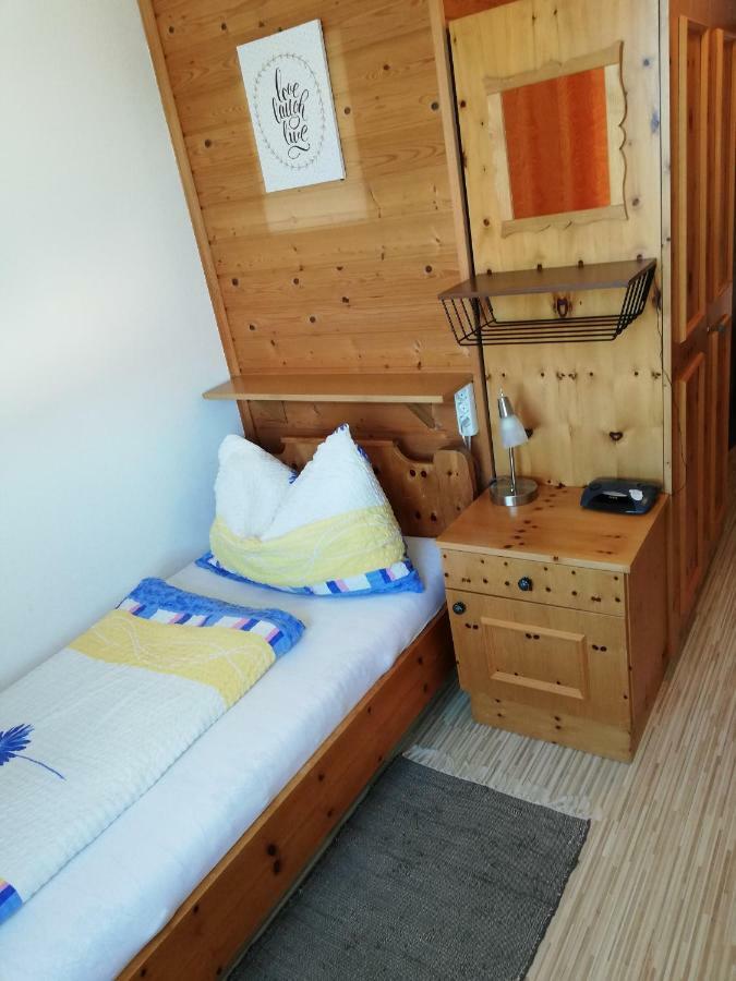 Gaestezimmer Glaser Gross-Siegharts ภายนอก รูปภาพ